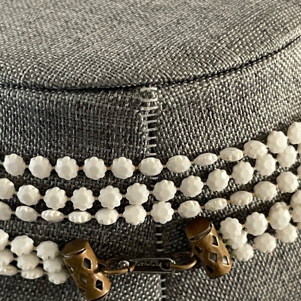 Vintage Womens Retro White Bead Wrap Necklace 52” Pin-Up - Picture 4 of 8